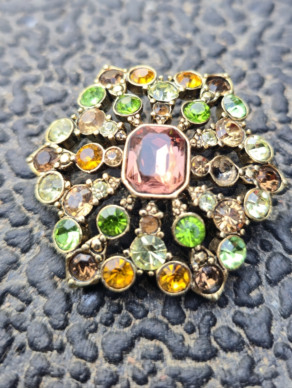 Liz Claborne Vintage ✨️ Elegant Multicolor Crystal Brooch - Emerald & Golden